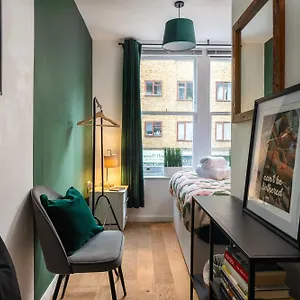 Apartment 1br Stylish Flat By Hostarahomes, Near Liverpool Street, Prime Location, Sleeps Up To 4, London