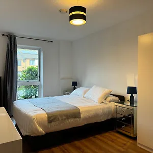 Apartment Greenwich 2 Bedroom, London