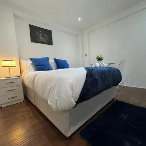 Homestay The Riverside Haven, London